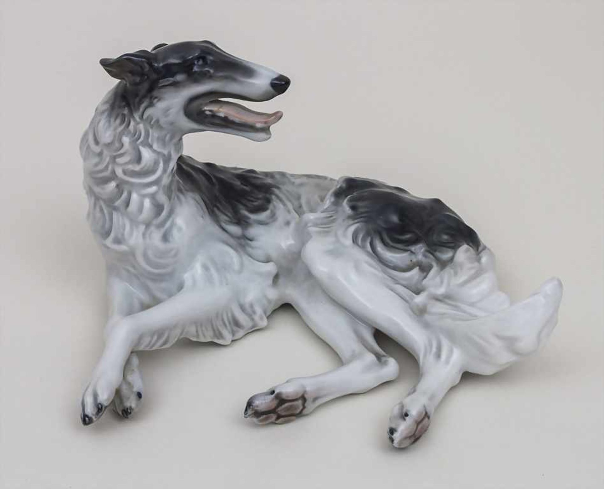 Liegender Barsoi / A lying borzoi, Fritz Heidenreich, Rosenthal, Selb, Mitte 20. Jh. Material: