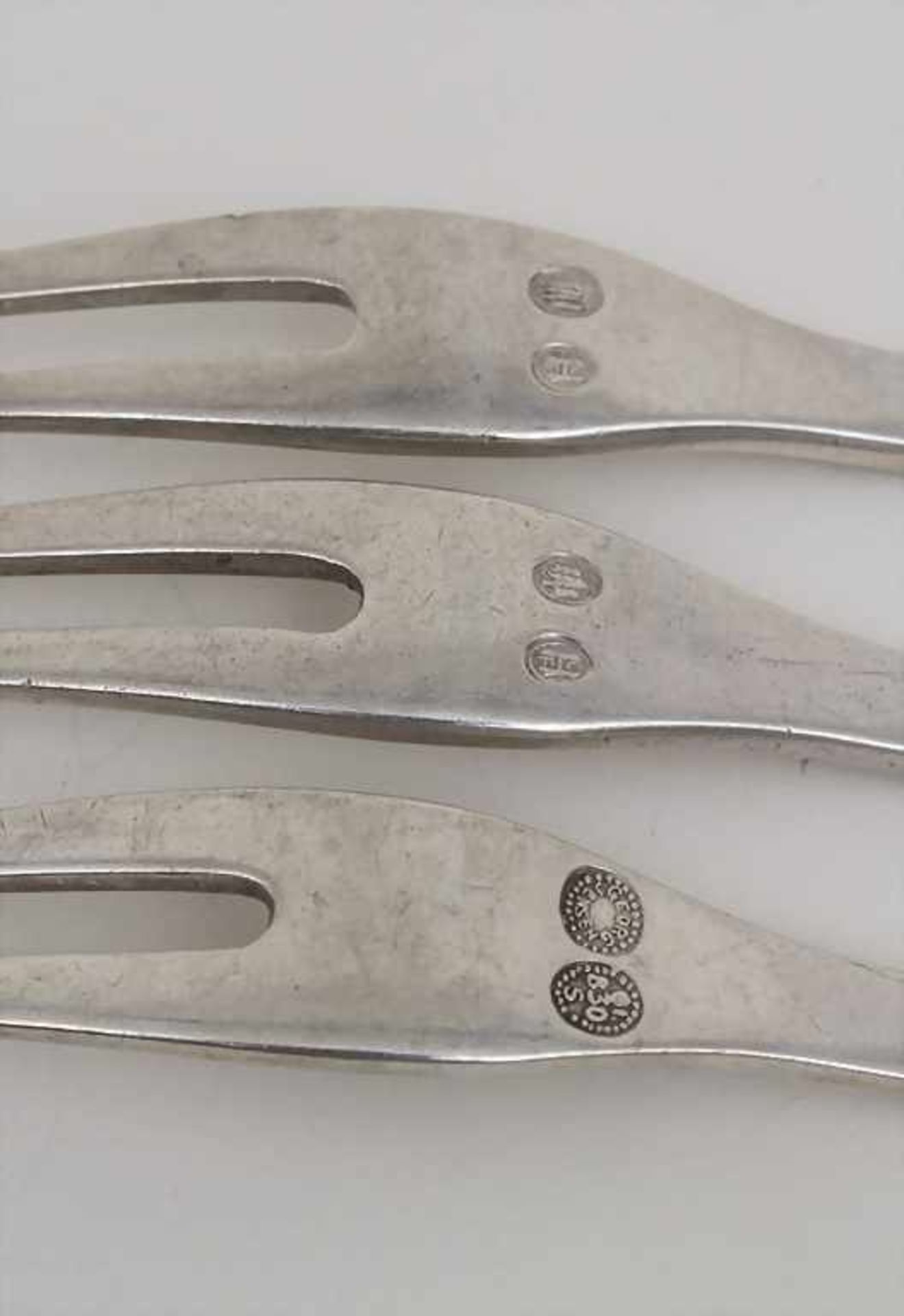 3 Aufschnittgabeln / A set of 3 cold meat forks, Christian F. Heise für Georg Jensen, Kopenhagen, - Bild 2 aus 2