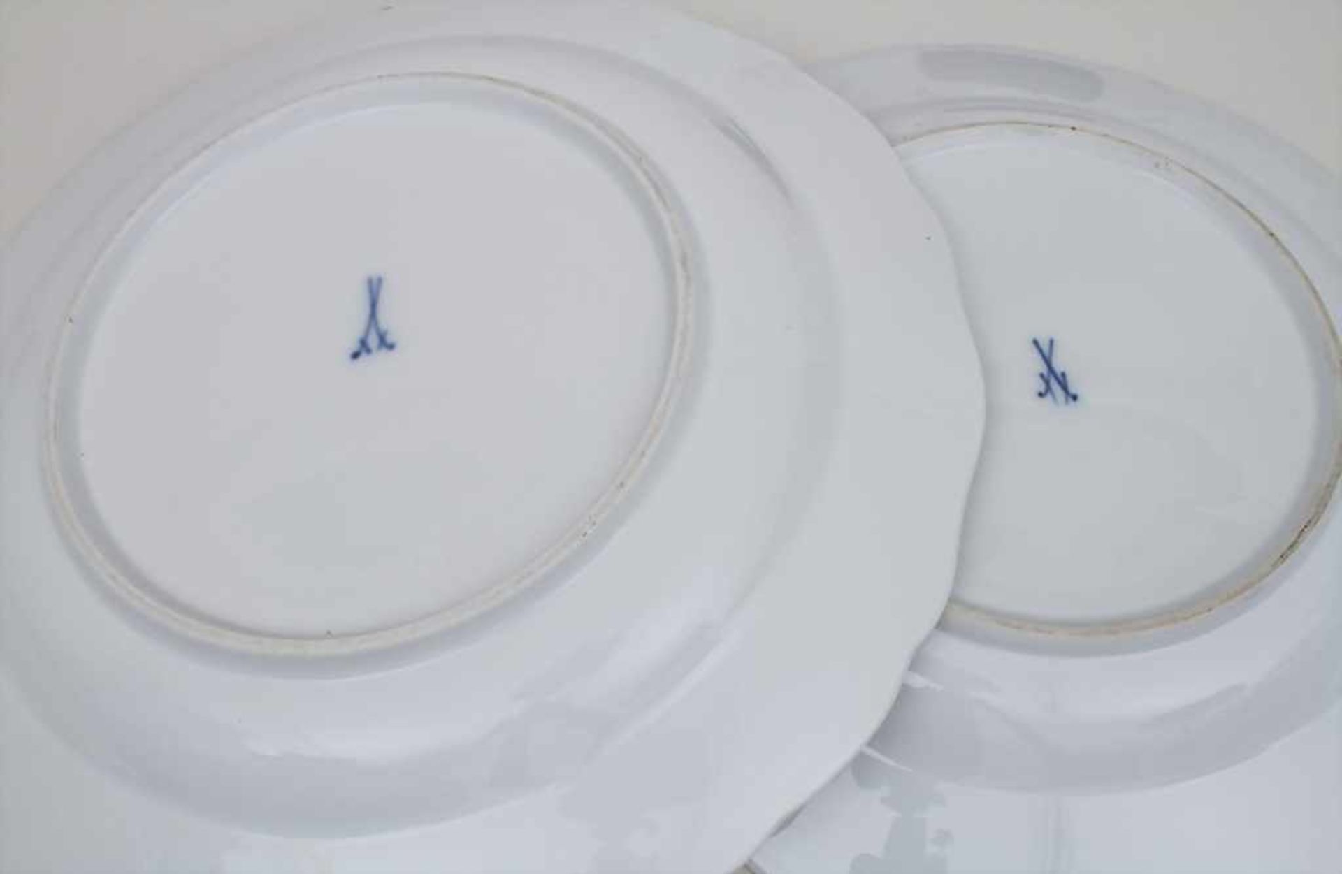 4 Speiseteller mit Purpurmalerei / 4 plates with Camaieu painting, Meissen, um 1860 Material: - Bild 2 aus 2