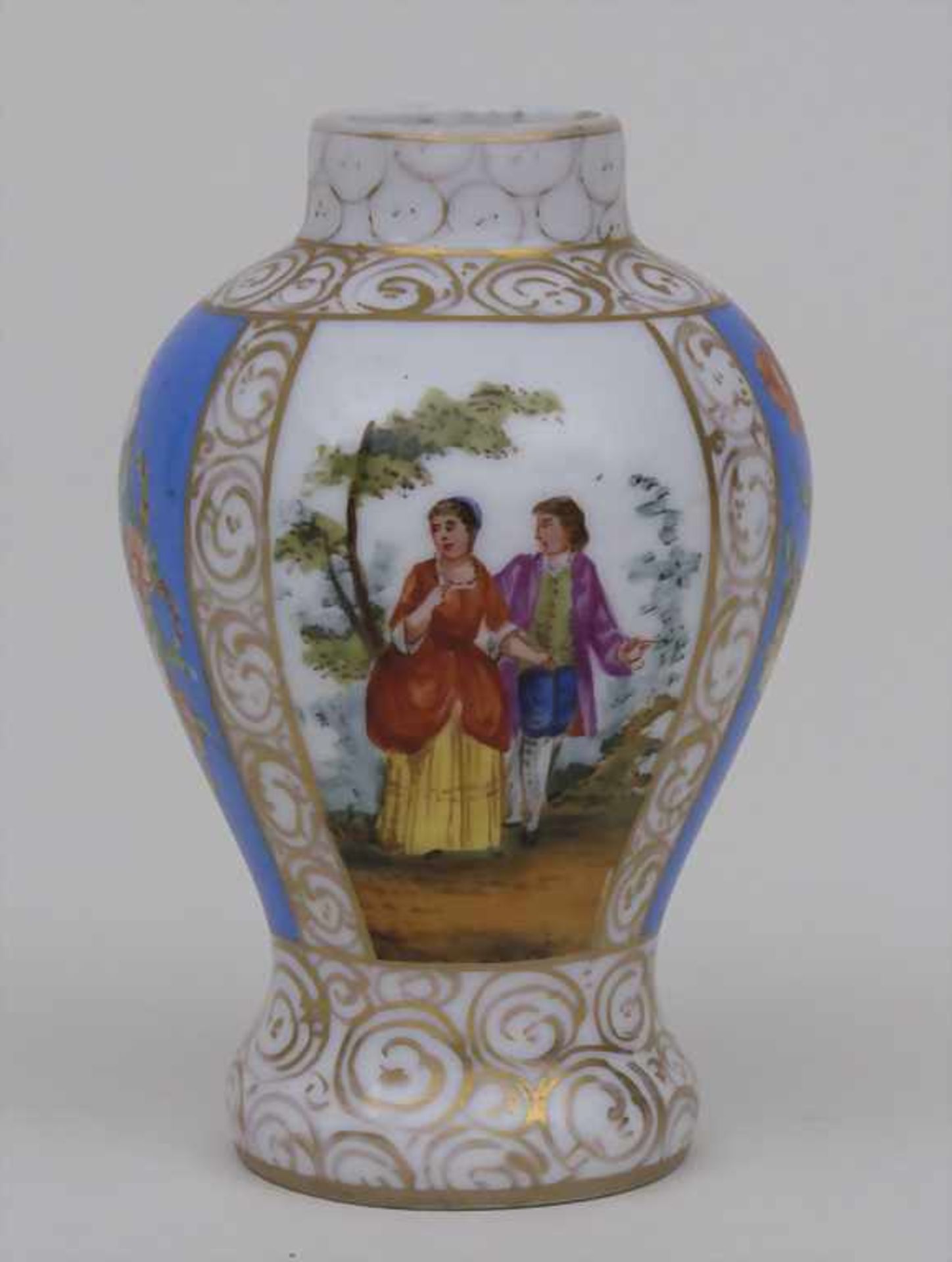 Miniatur-Vase / A miniature vase, Ernst Teichert, Meissen, 1885-1888 Material: Porzellan, weiß,