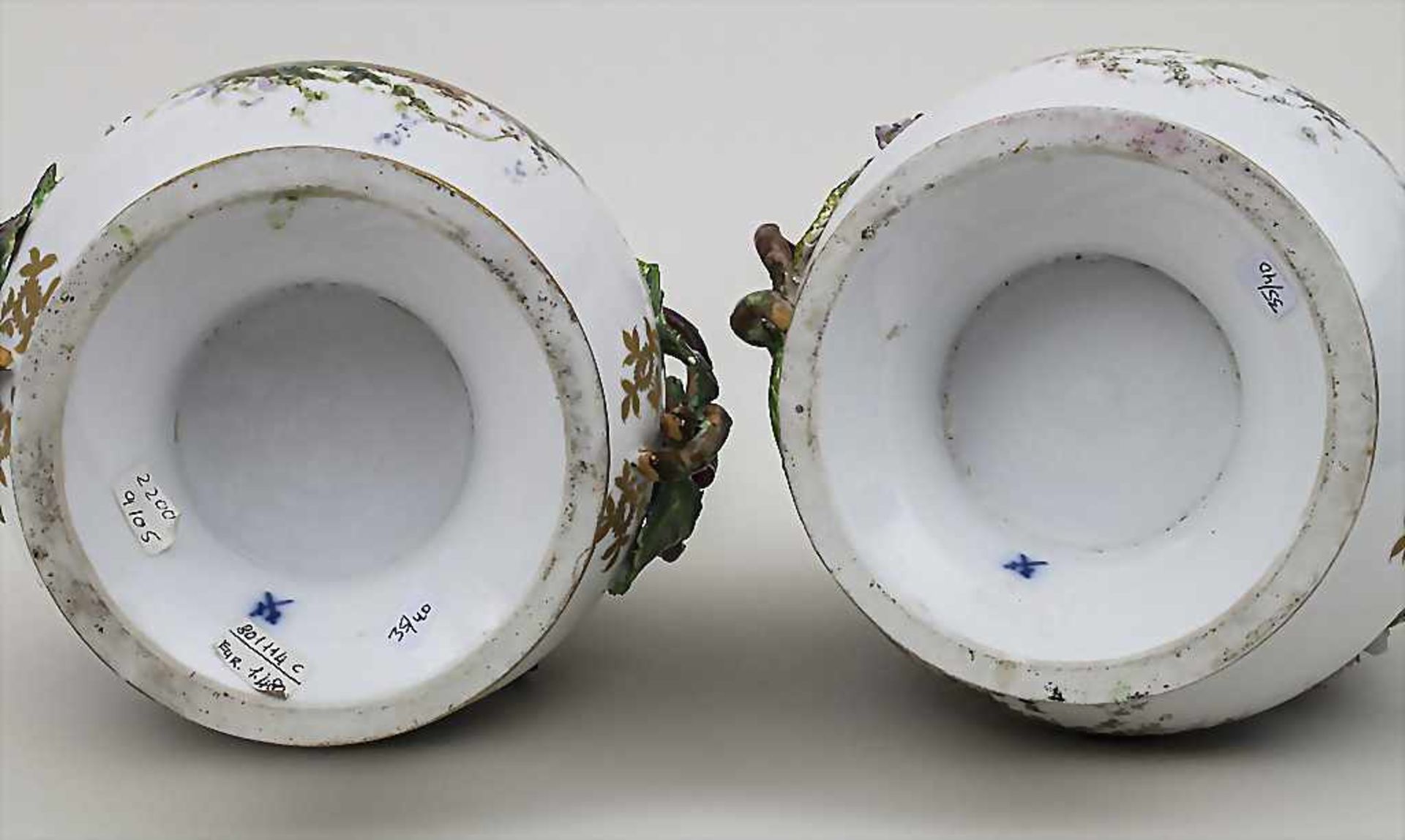 Paar Vasen 'Kavalier und junge Dame' / A pair of vases 'cavalier and young lady', Meissen, um 1800 - Bild 4 aus 7