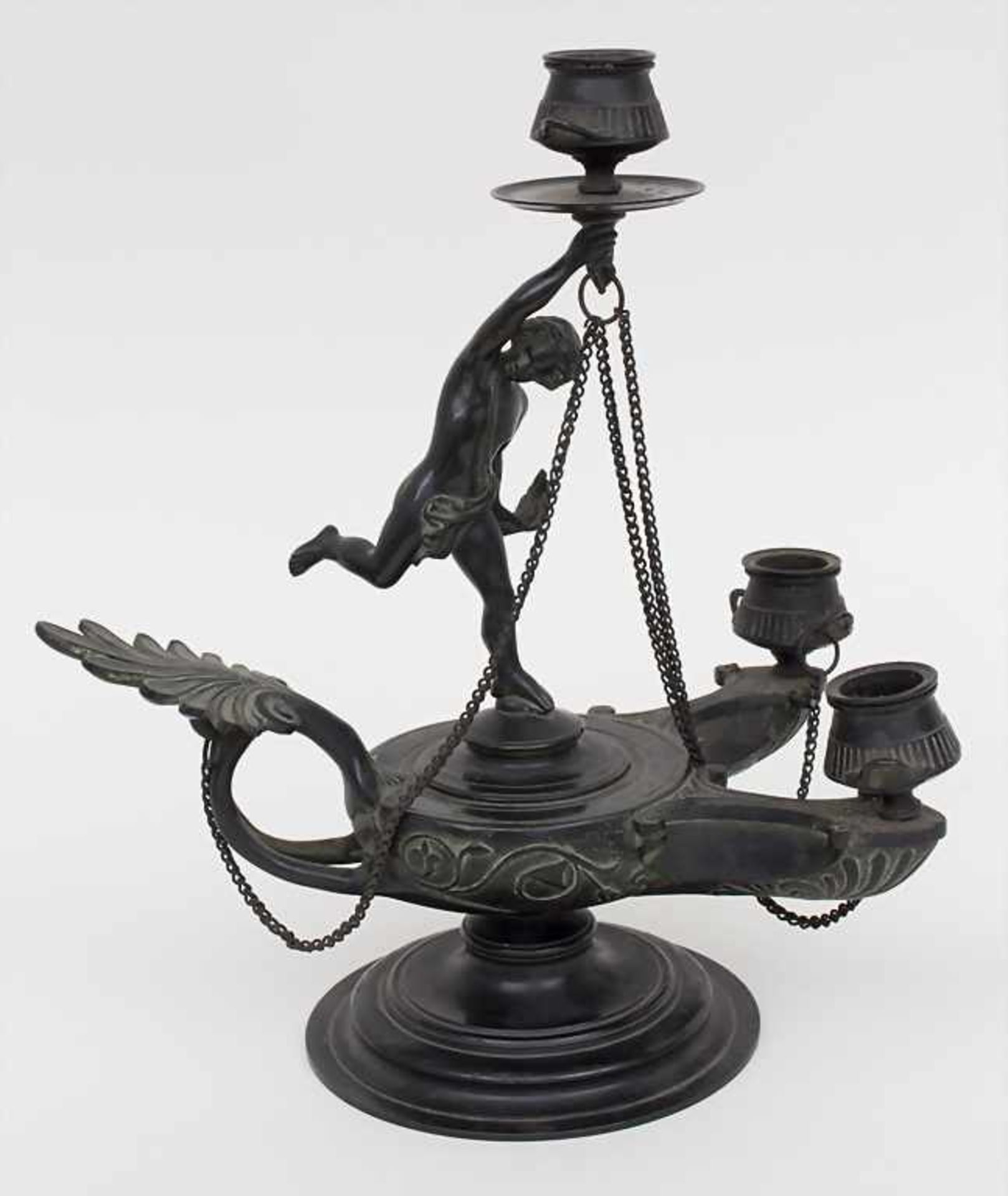 Jugendstil Figuren-Handleuchter / An Art Nouveau figural lamp, um 1900 Material: Bronze,