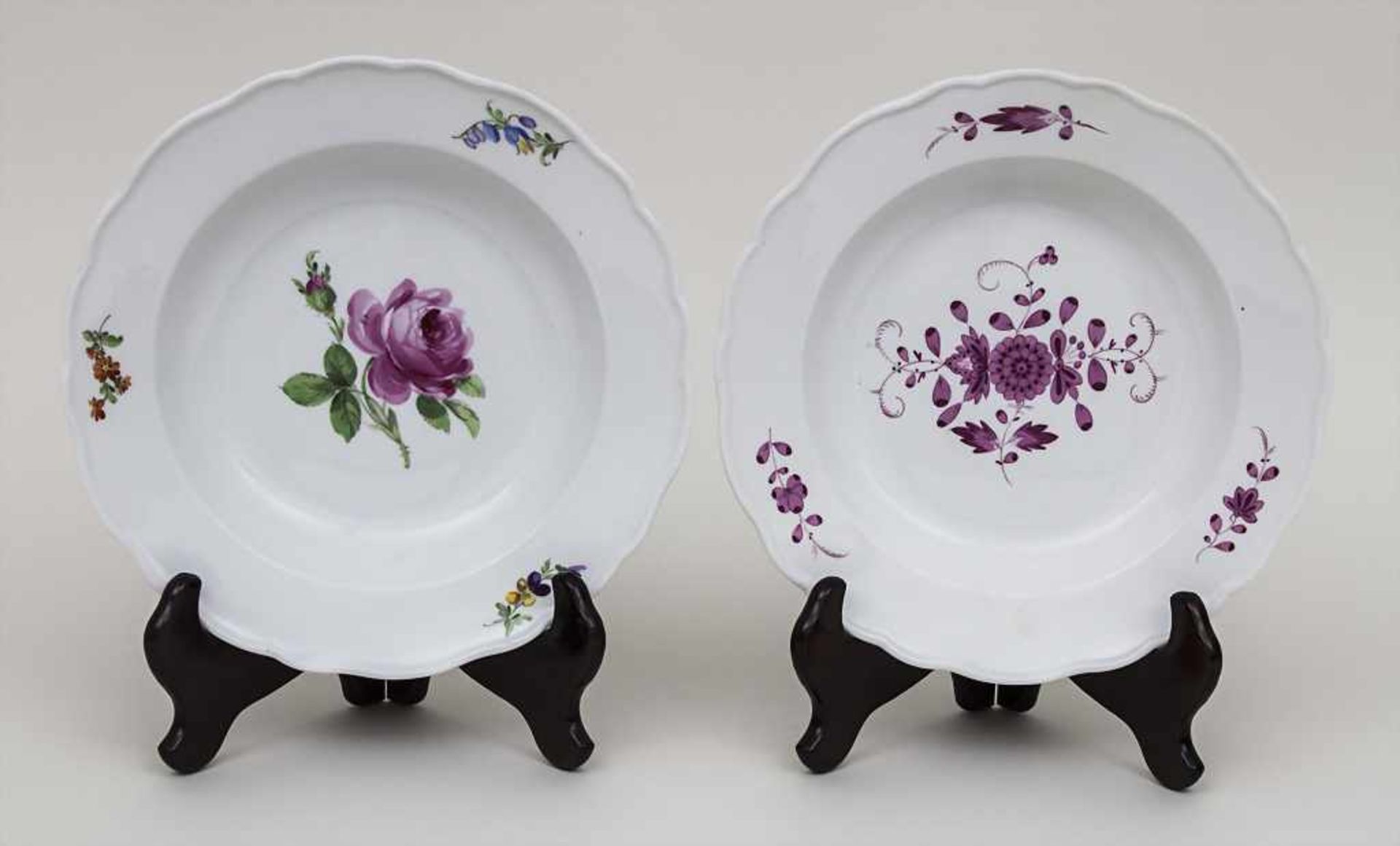 2 tiefe Teller / 2 soup plates, Meissen, Ende 19. Jh. Material: Porzellan, polychrom bemalt,