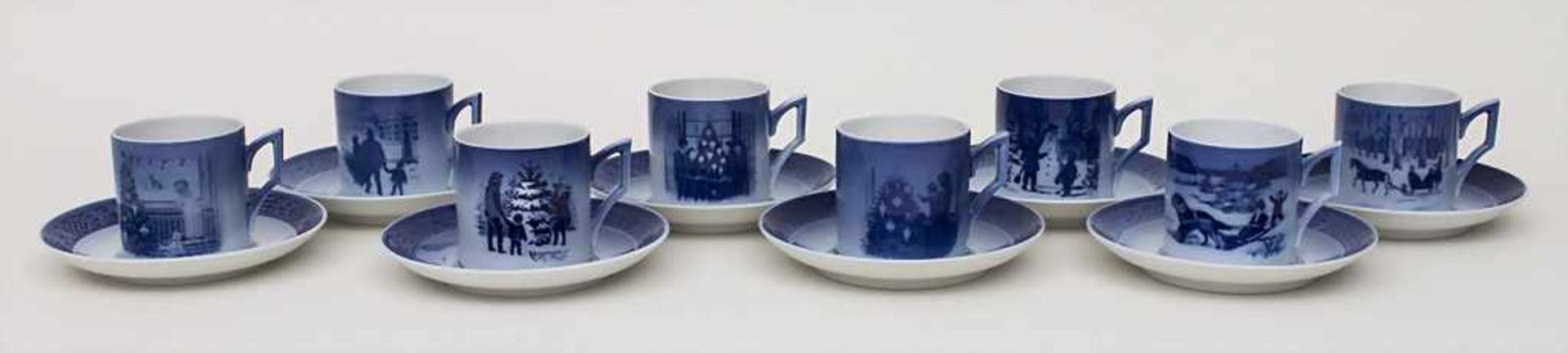 8 Weihnachtstassen mit Untertassen / 8 Christmas cups and saucers, Royal Copenhagen, 20. Jh., 1979-