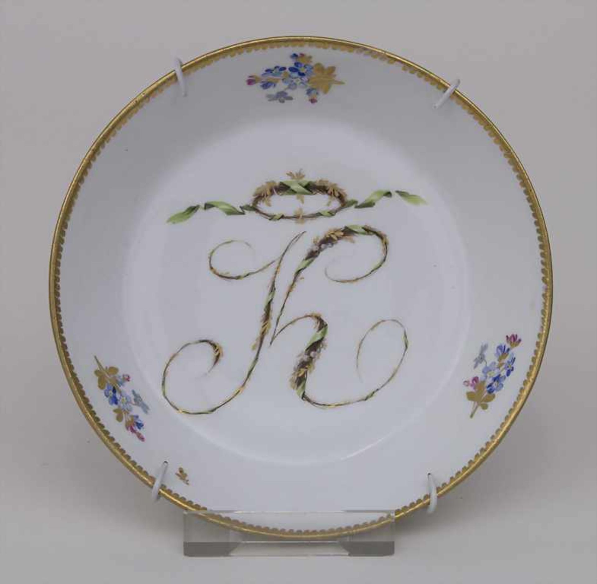 Unterschale mit Monogramm / A small dish with monogram, Marcolini, Meissen, 1774-1817 Material: