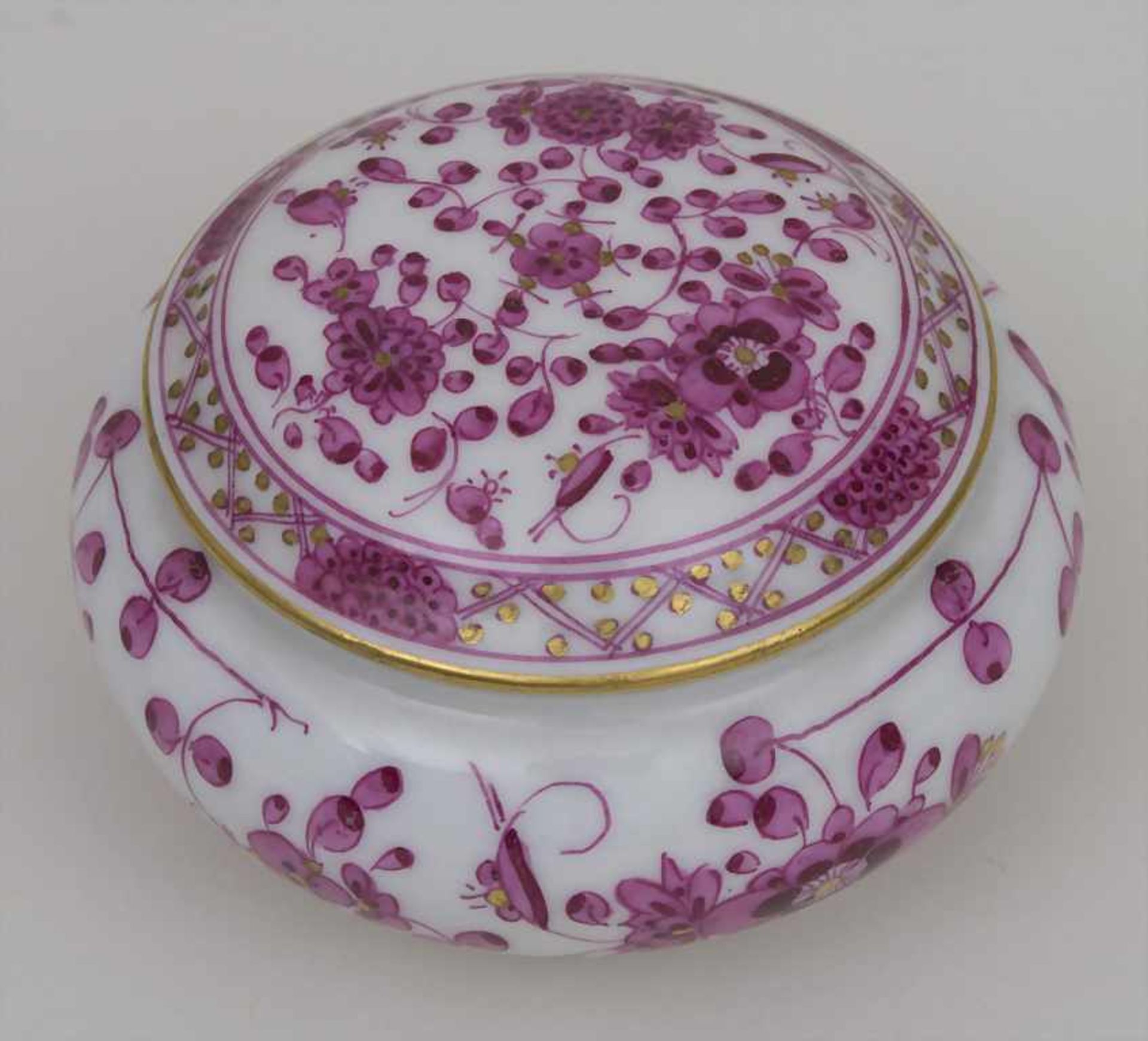 Flache Deckeldose 'Indianische Blume' / A lidded box with 'Indian Flower', Meissen, Ende 19. Jh.