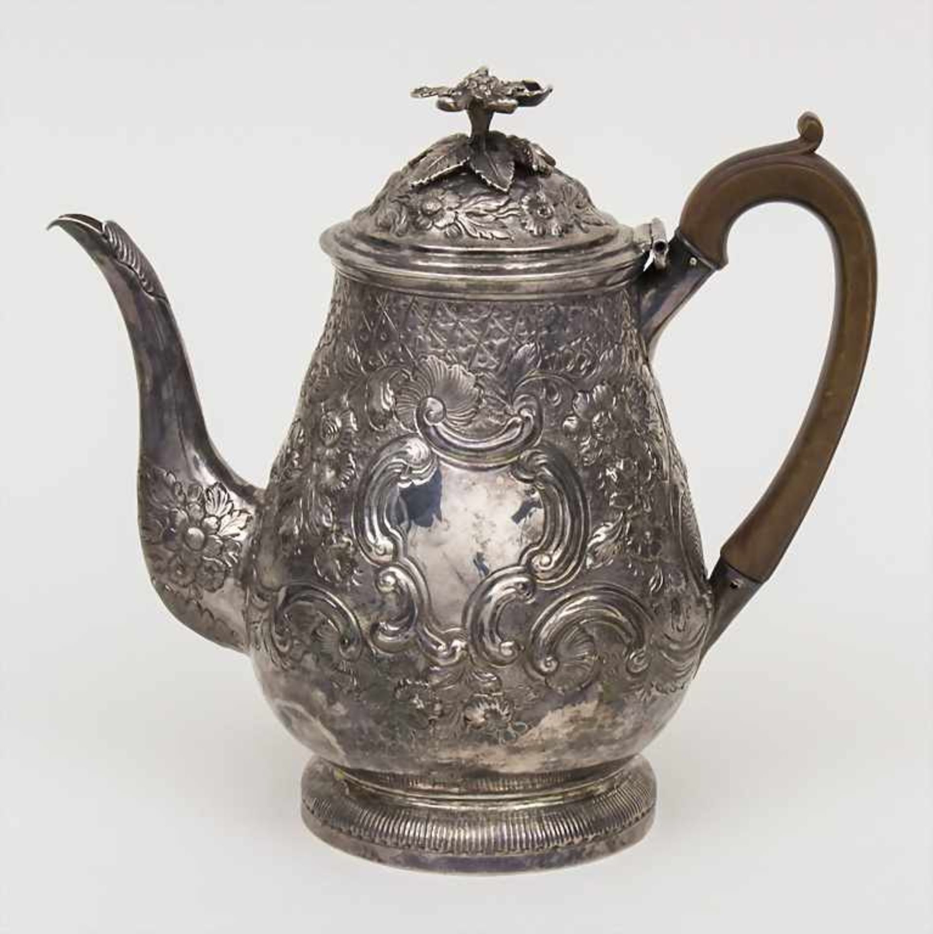 Frühe Teekanne / An early tea pot, London, 1719 Material: Silber 958,Punzierung: Britannia (in