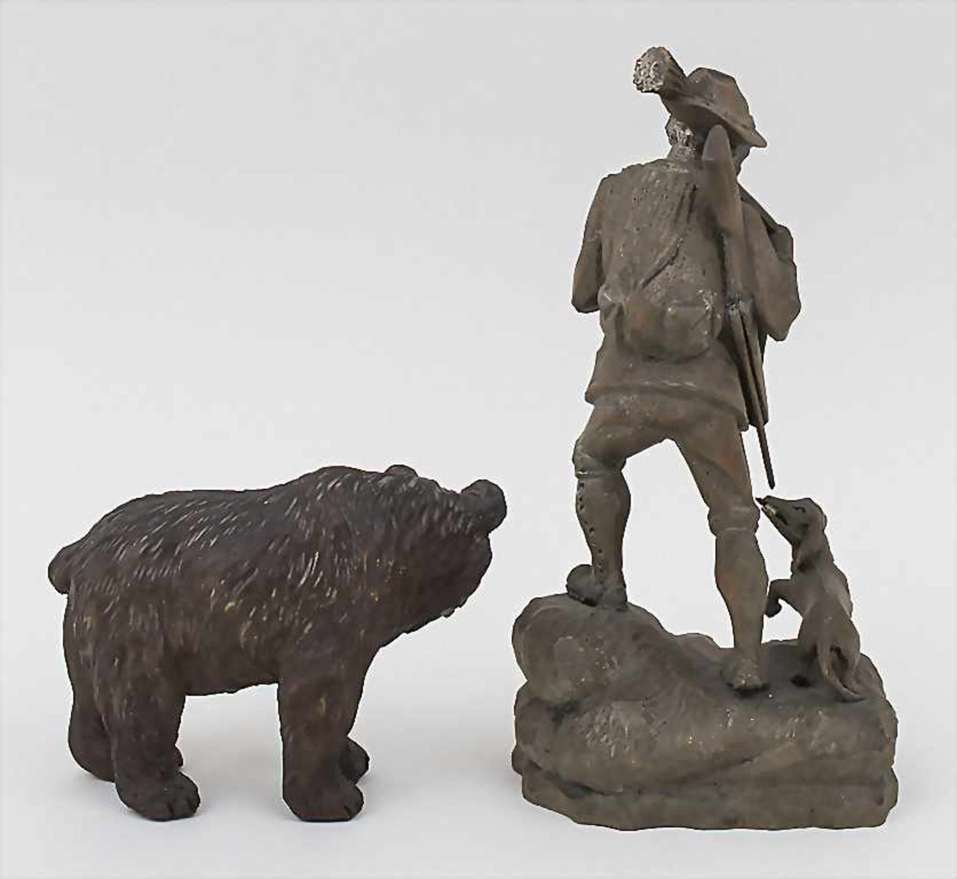 Konvolut Figuren 'Jäger mit Hund' und 'Bär' / A set of figures 'Hunter with dog' and 'bear', um 1900 - Bild 2 aus 2