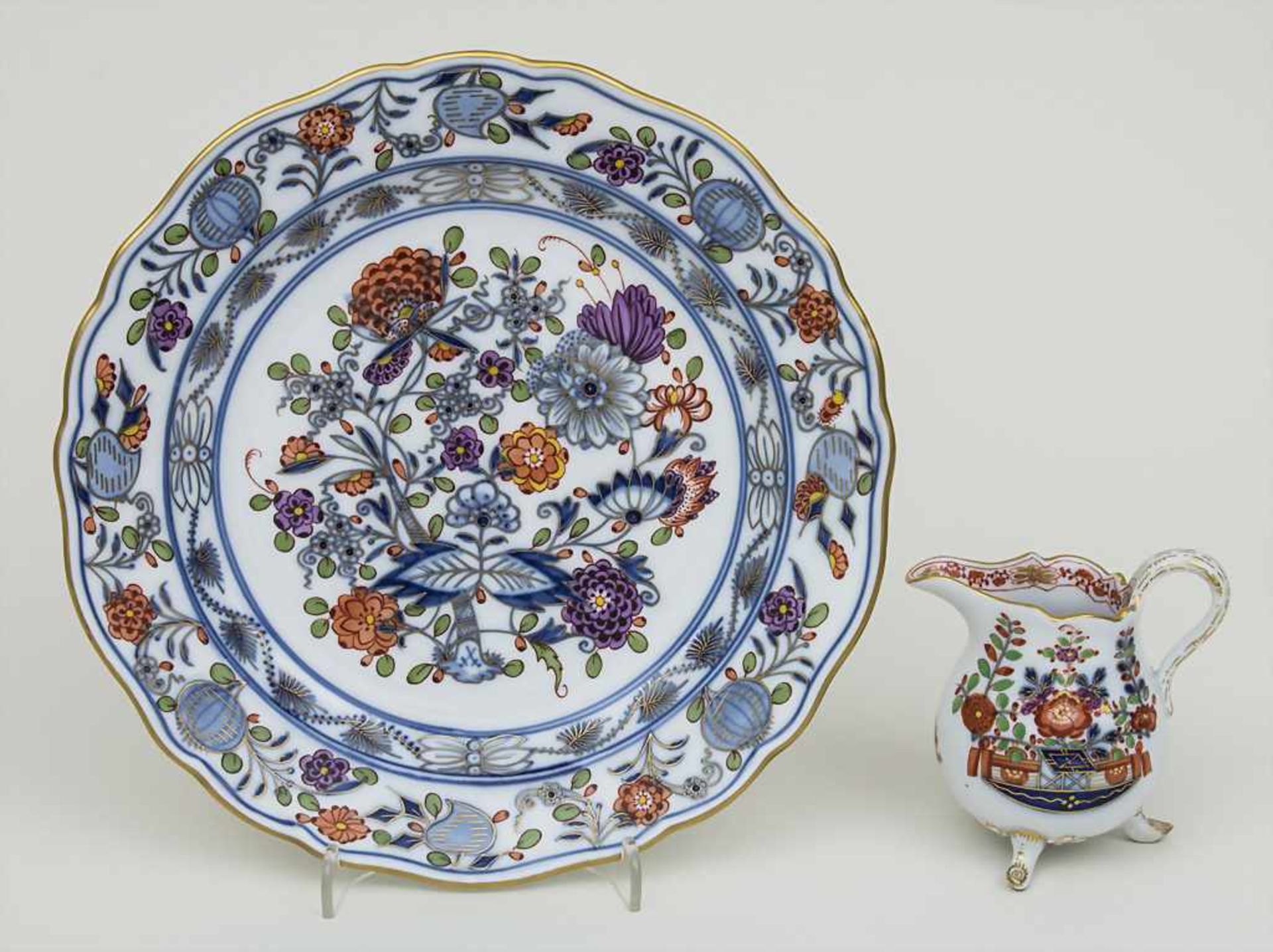 Teller und Kännchen 'Zwiebelmuster' und 'Tischchendekor' / A plate and small jug, Meissen, um 1860-