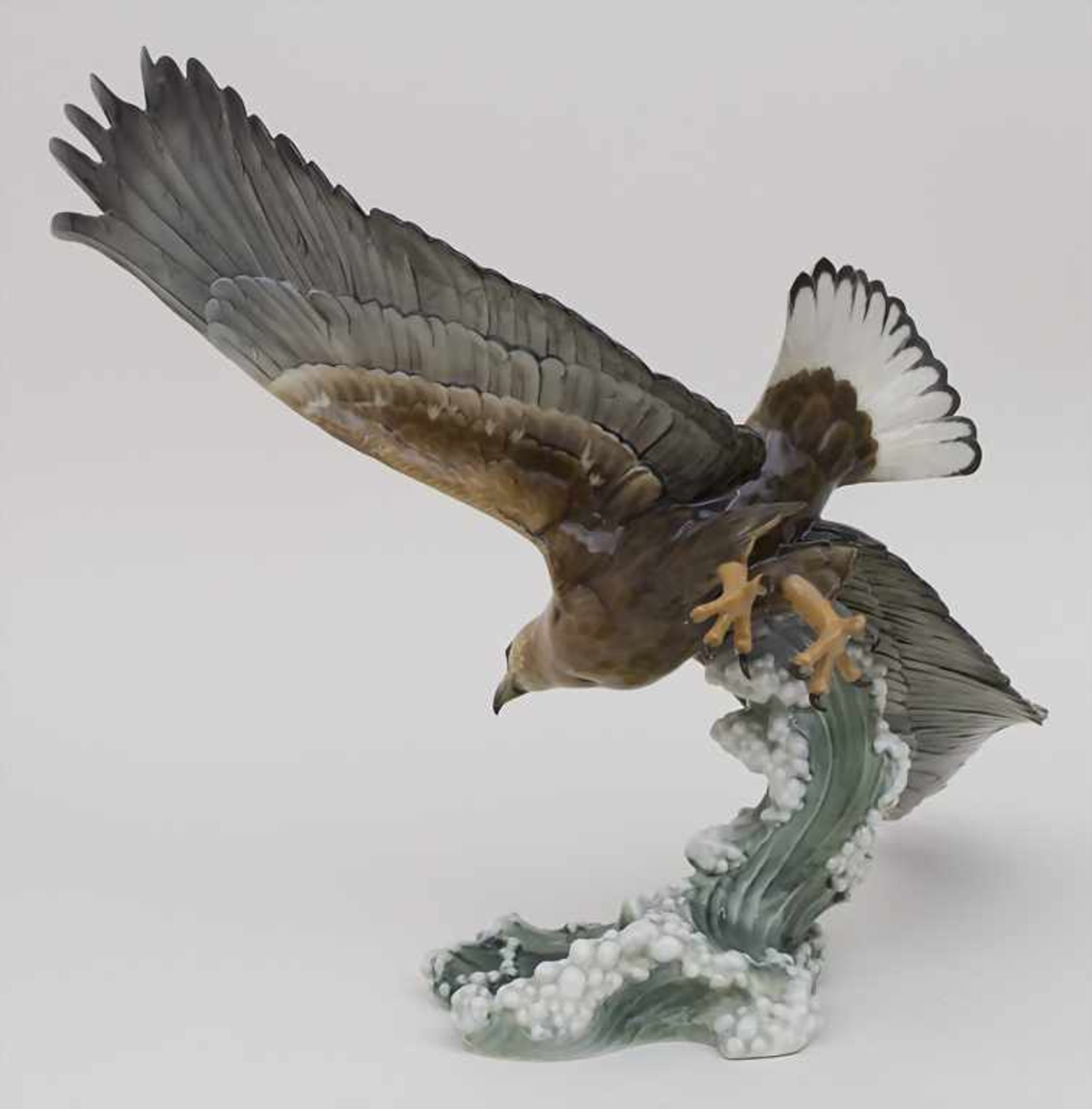 Seeadler über einer Welle / A sea eagle above a wave, Hans Achtziger für Hutschenreuther Material: - Image 2 of 4