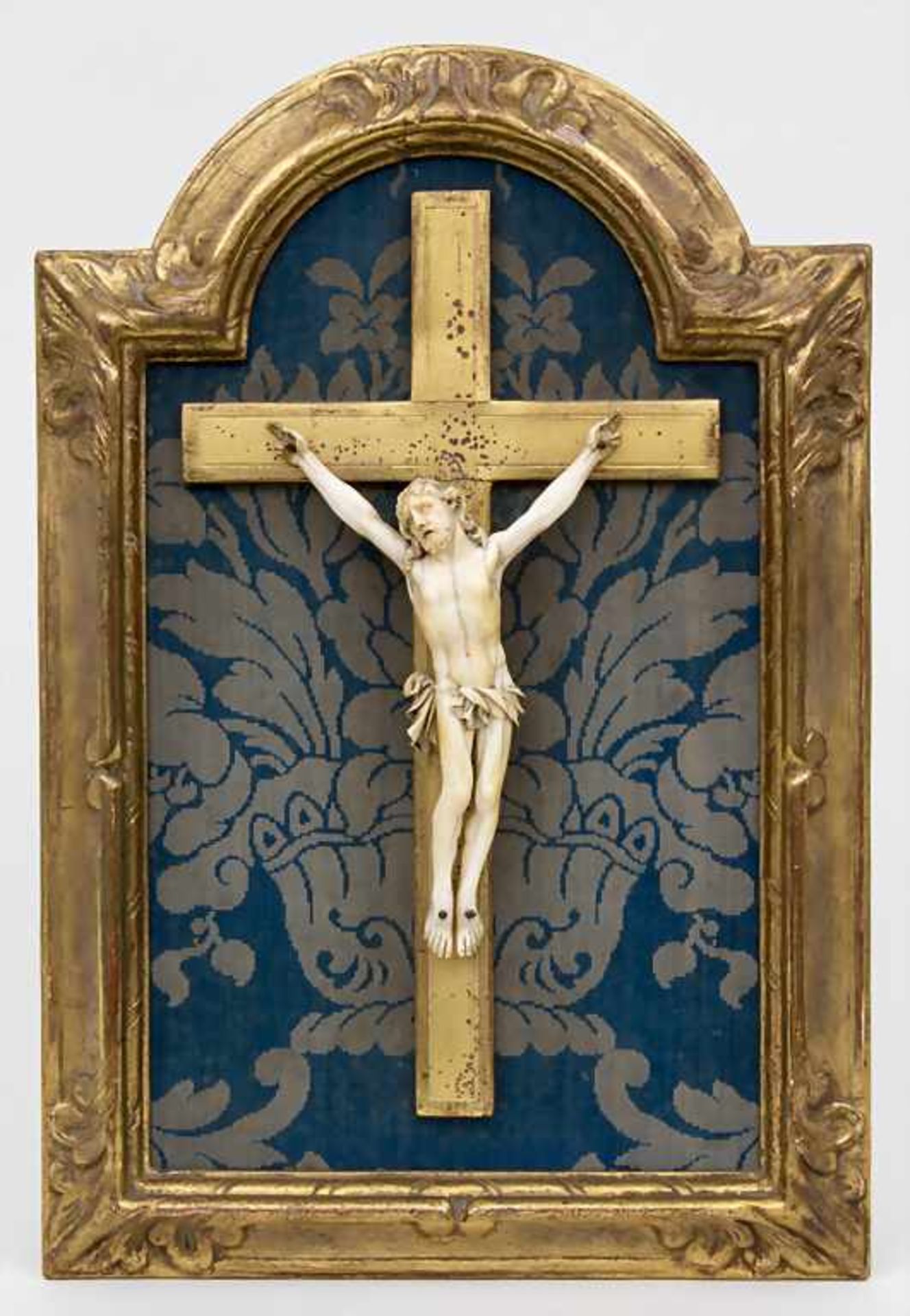 Elfenbein Kruzifix / A crucifix, Dieppe, um 1870 Material: Elfenbein-Korpus, gerahmtMaße: 20 x 14