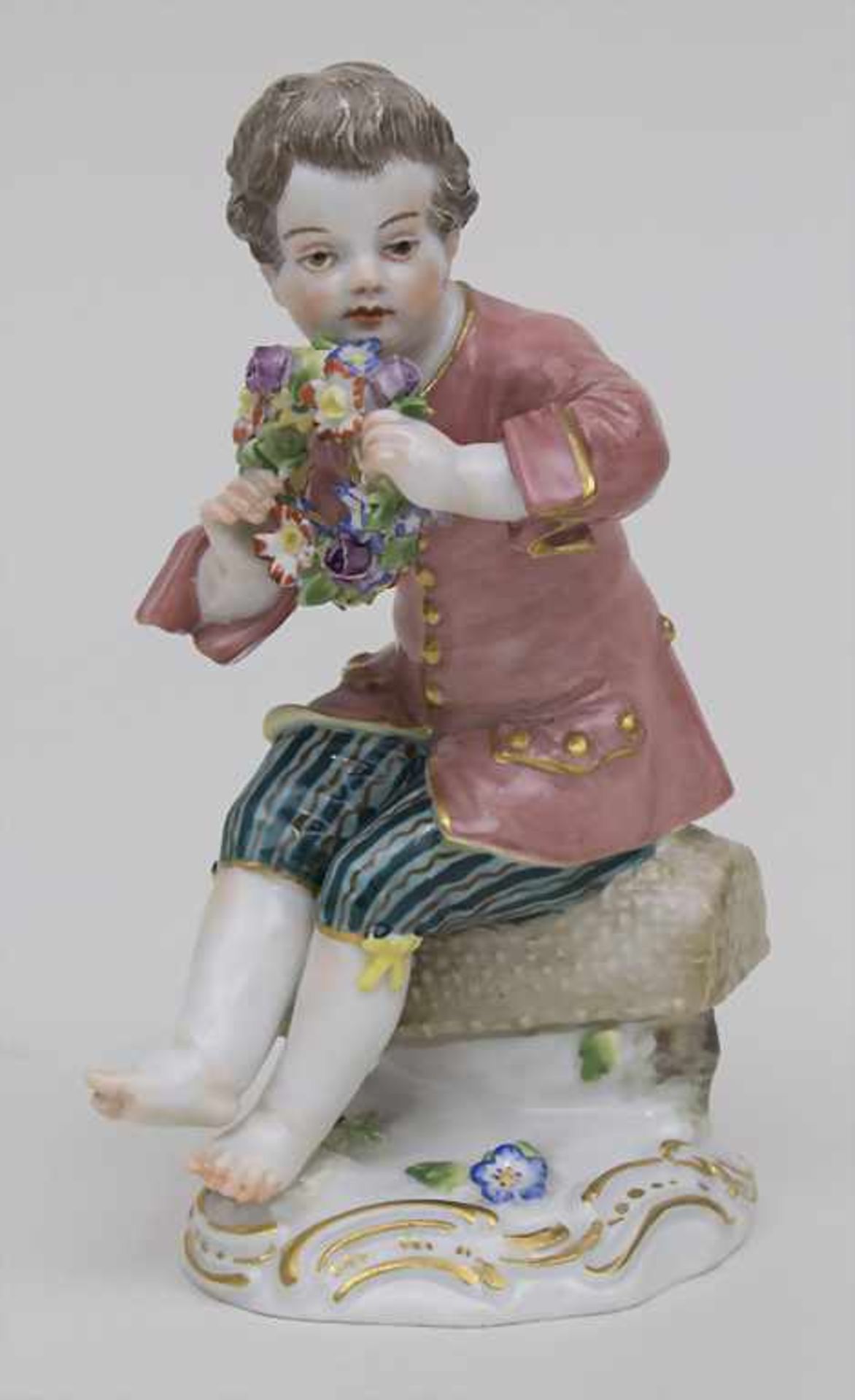 Gärtnerkind 'Knabe mit Blütenkranz' / A gardener child with a wreath of flowers, Meissen, 20. Jh.