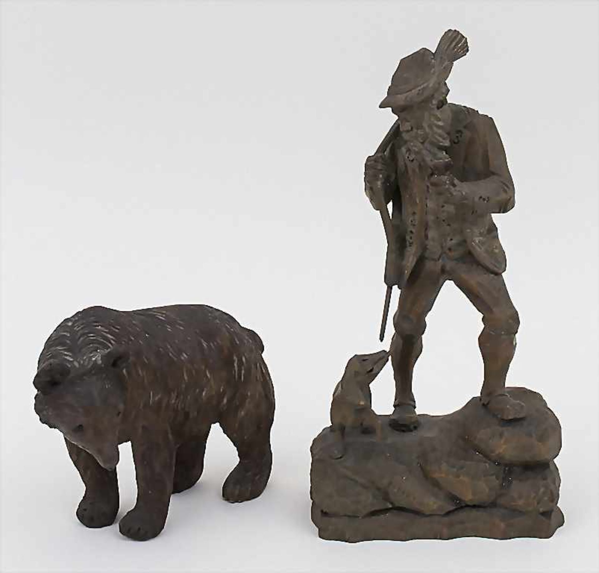 Konvolut Figuren 'Jäger mit Hund' und 'Bär' / A set of figures 'Hunter with dog' and 'bear', um 1900