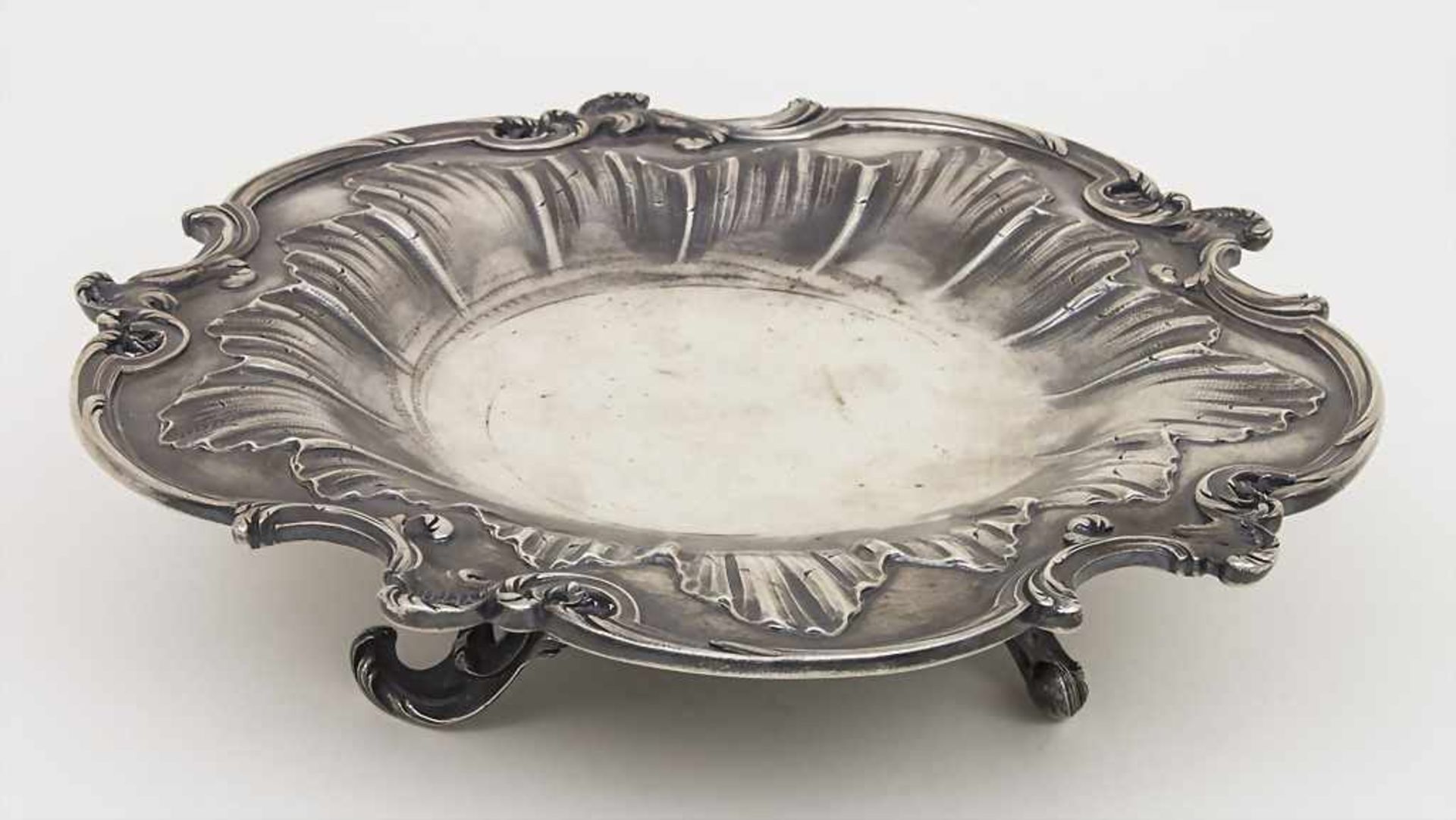 Tazza, Alphonse Debain, Paris, um 1870 Material: Silber,Punzierung: Kopf der Minerva, Meisterpunze