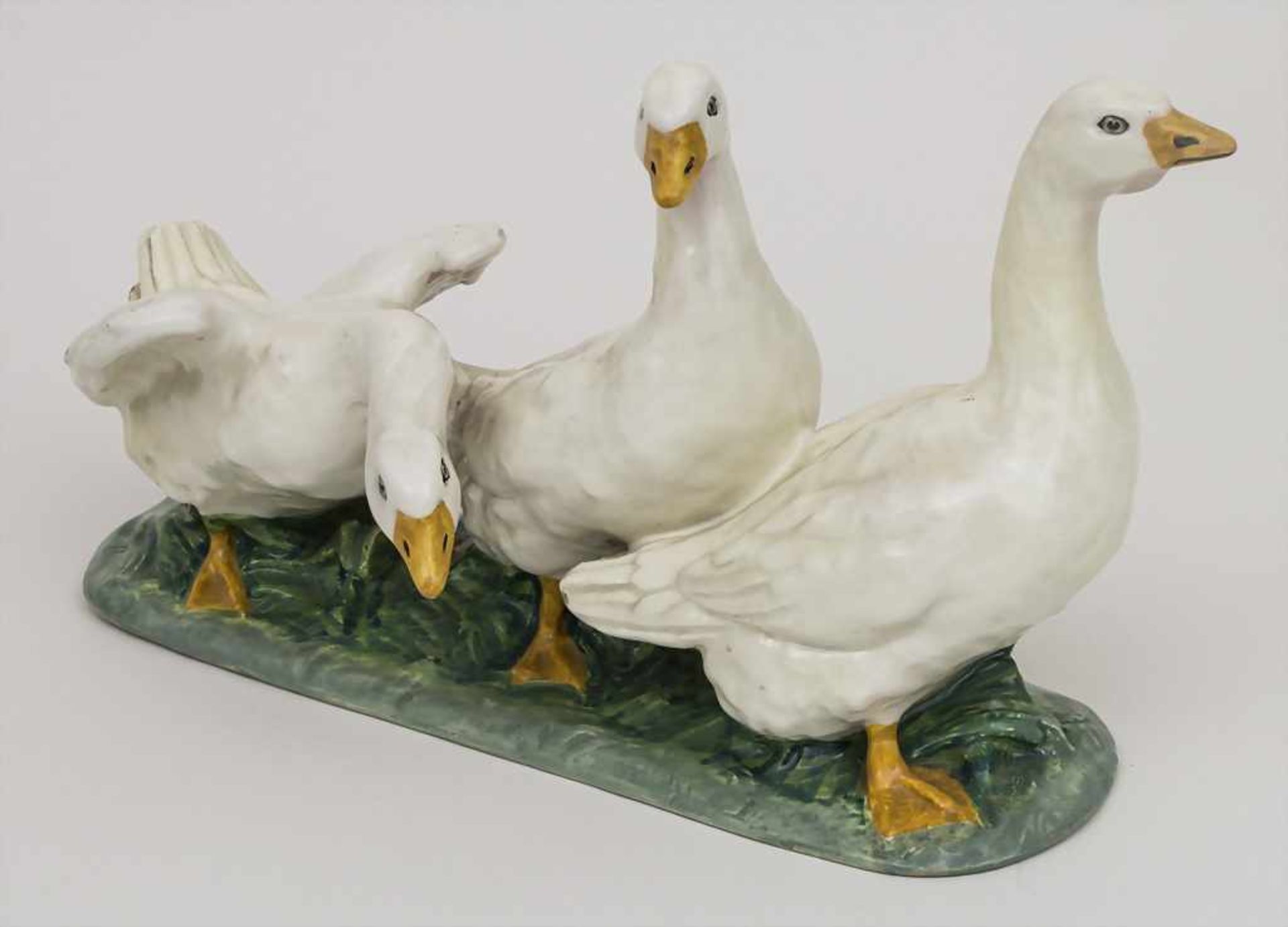 Tierfigurengruppe 'Gänse' / An animal figural group 'geese', Ginori, 20. Jh. Material: Keramik,