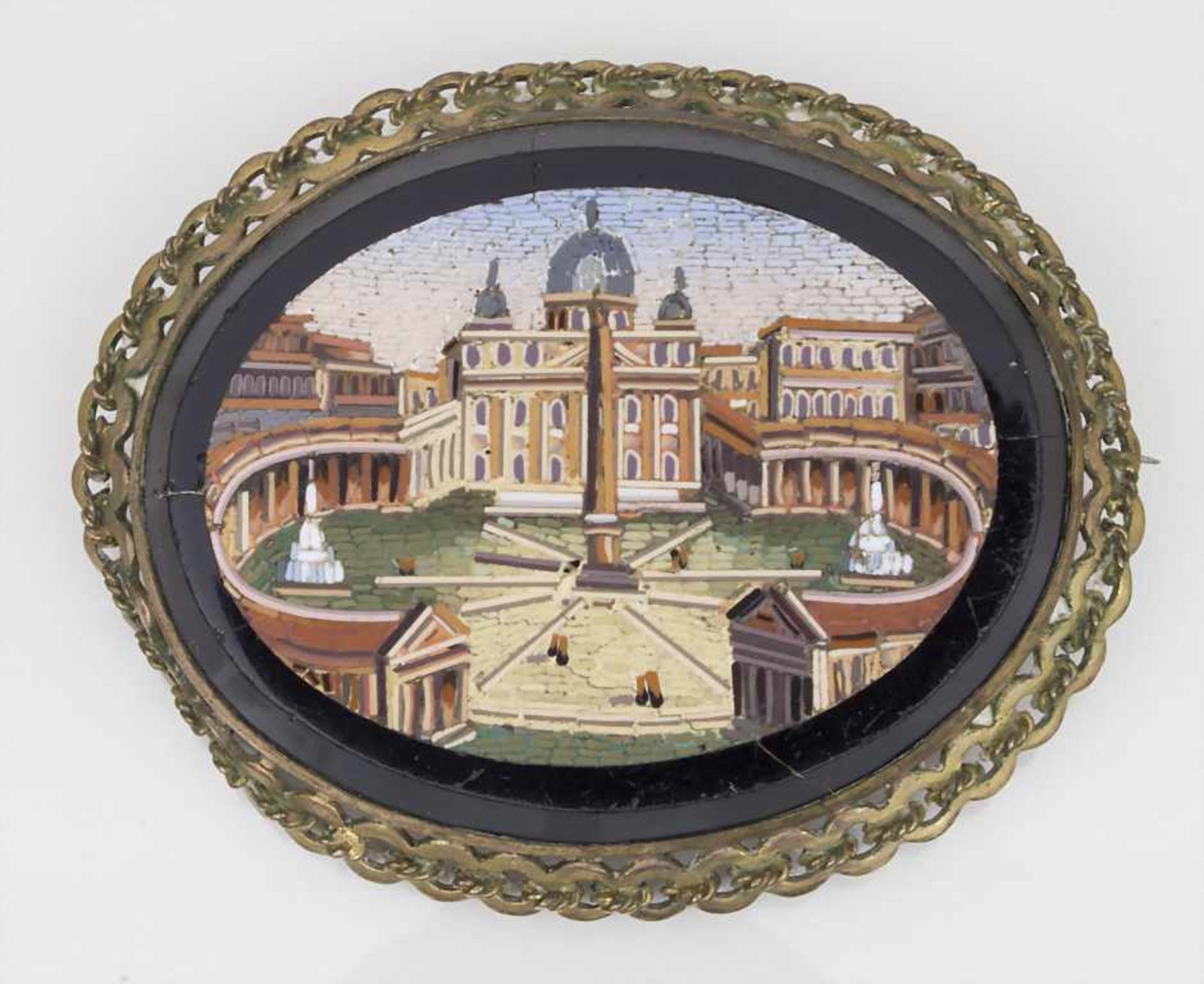 Mikromosaik Brosche / A micromosaic brooch, Italien, um 1820 Material: farbiges Glas, Bronzemontur,