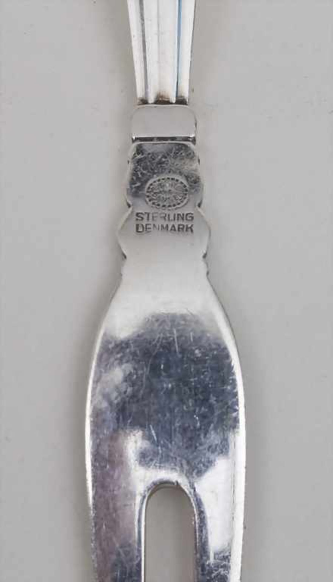Aufschnittgabel 'Acorn' / A fork for cold cuts 'Acorn', Georg Jensen, Kopenhagen, nach 1945 - Bild 2 aus 2