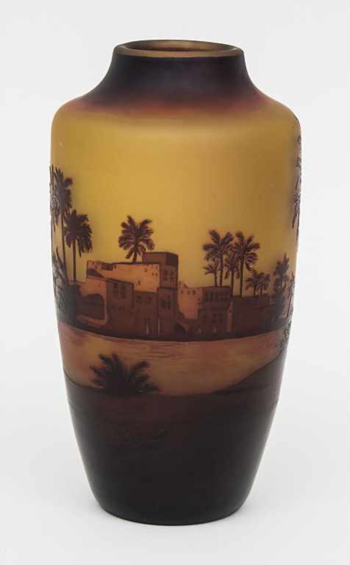 Jugendstil Vase mit Ägyptischer Nillandschaft / An Art Nouveau vase with Egyptian Nile landscape,