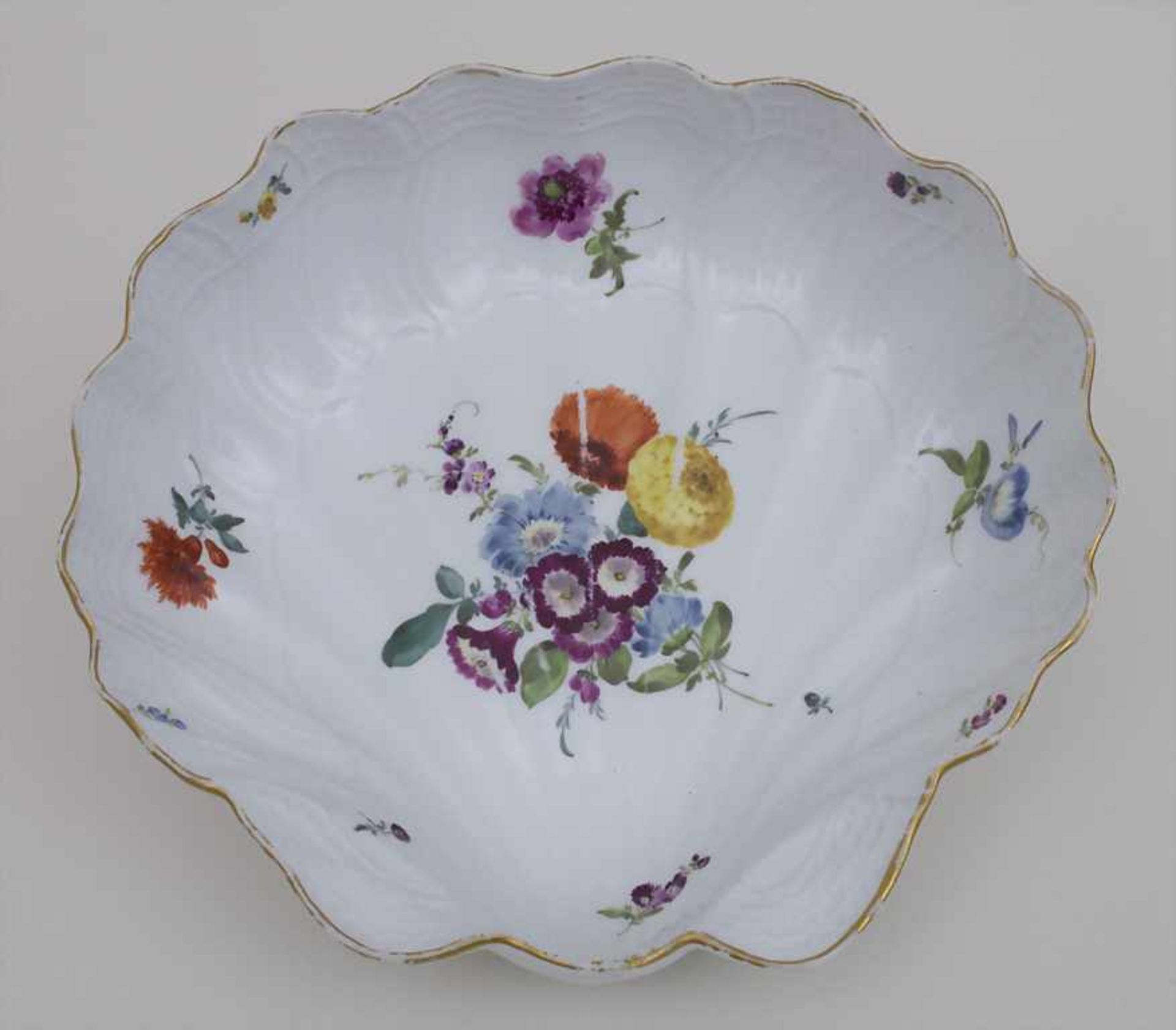 Muschelschale mit Blumen / A shell bowl with flowers, Meissen, 1763-1773 Material: Porzellan,