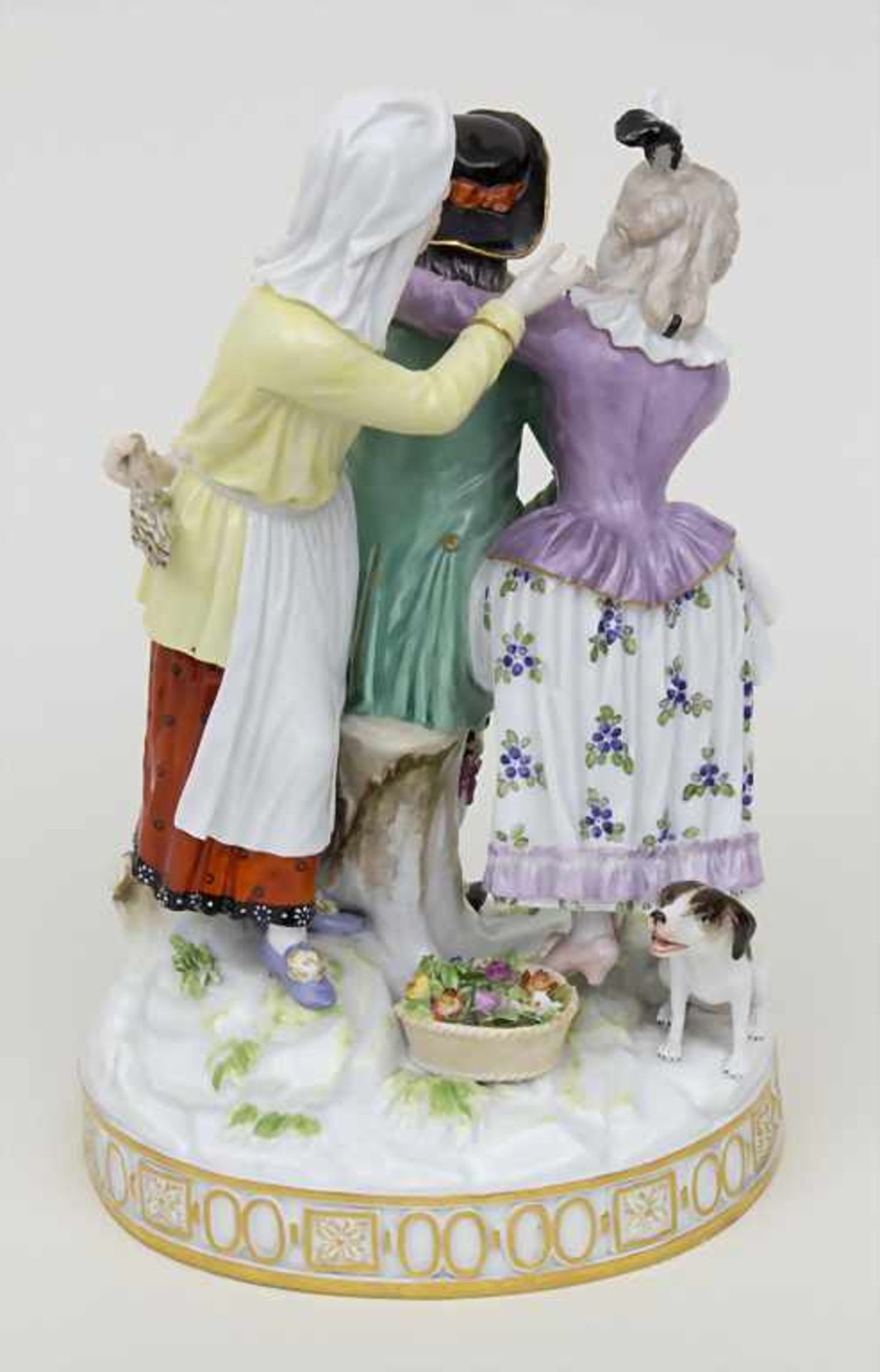 Figurengruppe 'Kinderpaar mit ihrer Mutter' / A figural group '2 children with their mother', Michel - Bild 4 aus 7