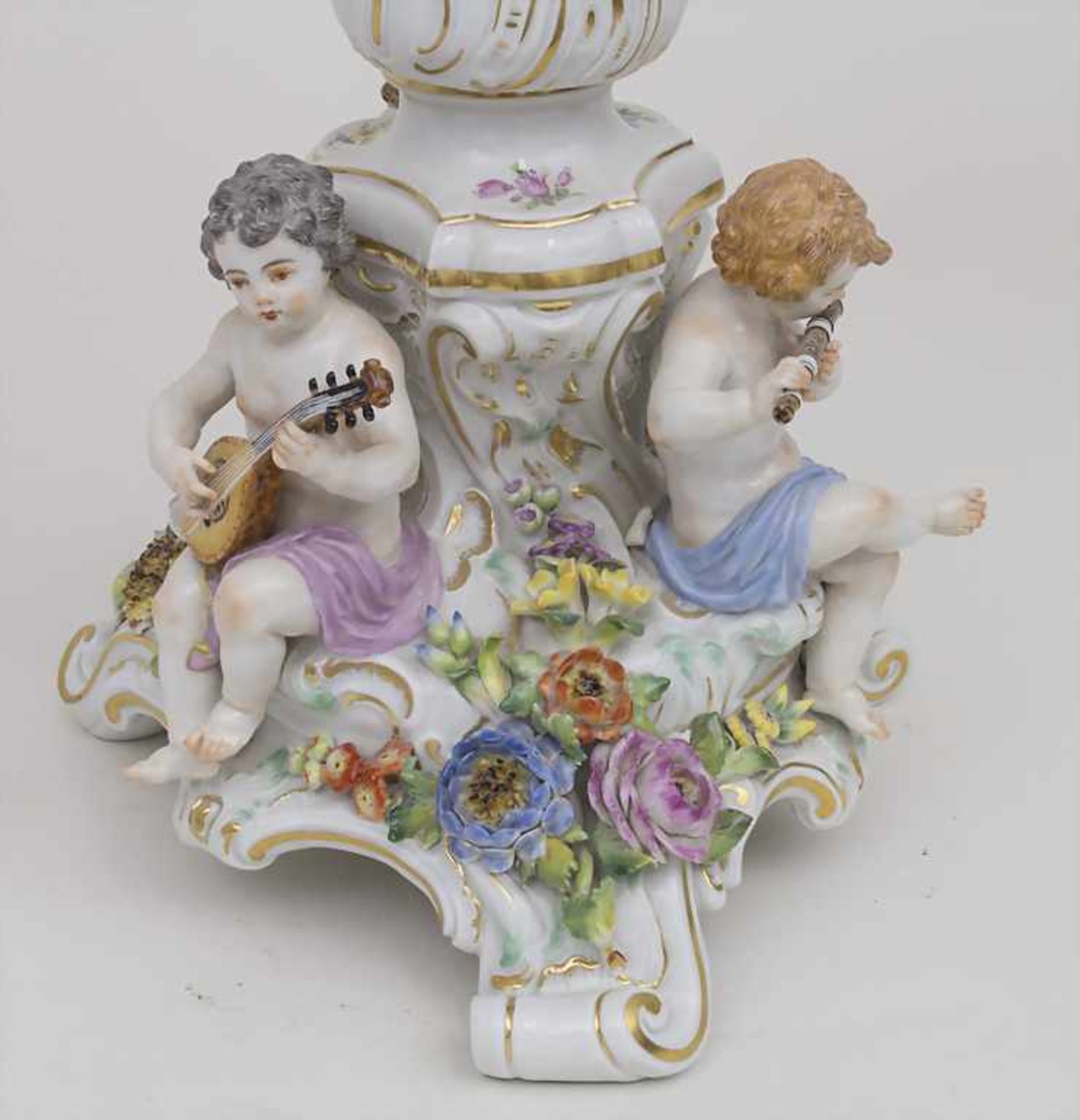 Figurenleuchter 'Musizierende' / A figural candle holder 'Musicians, Meissen, 20. Jh. Material: - Bild 2 aus 5