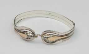 Armreif 925er Silber, ovale Form, mit 2 gegenüberliegenden Kobraköpfen, Hakenverschluß, sehr
