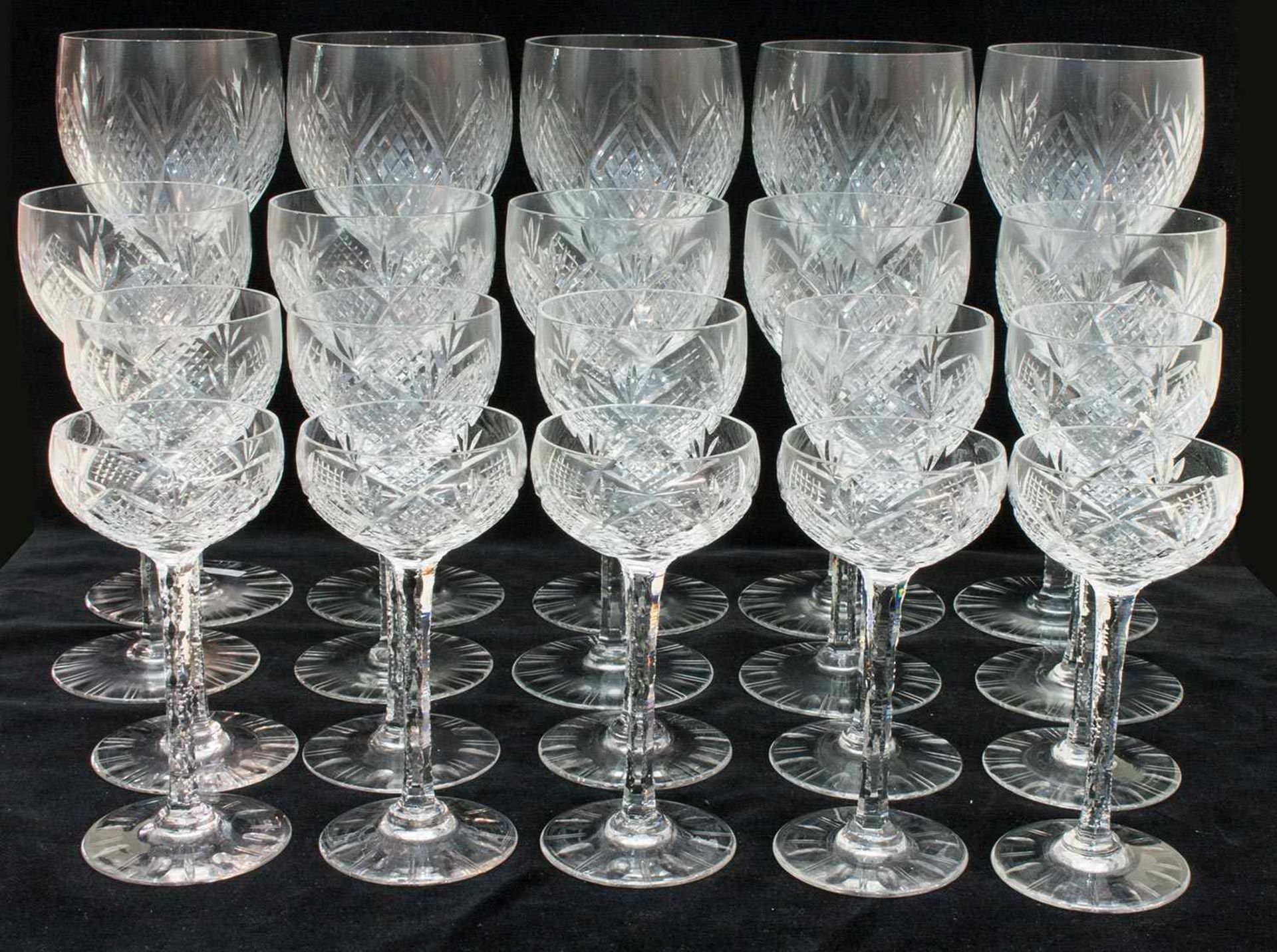 Gläsersatz Kristall, geschliffen, jew. 5 Likörschalen, Sherrygläser, Weißwein- und Rotweingläser, H.