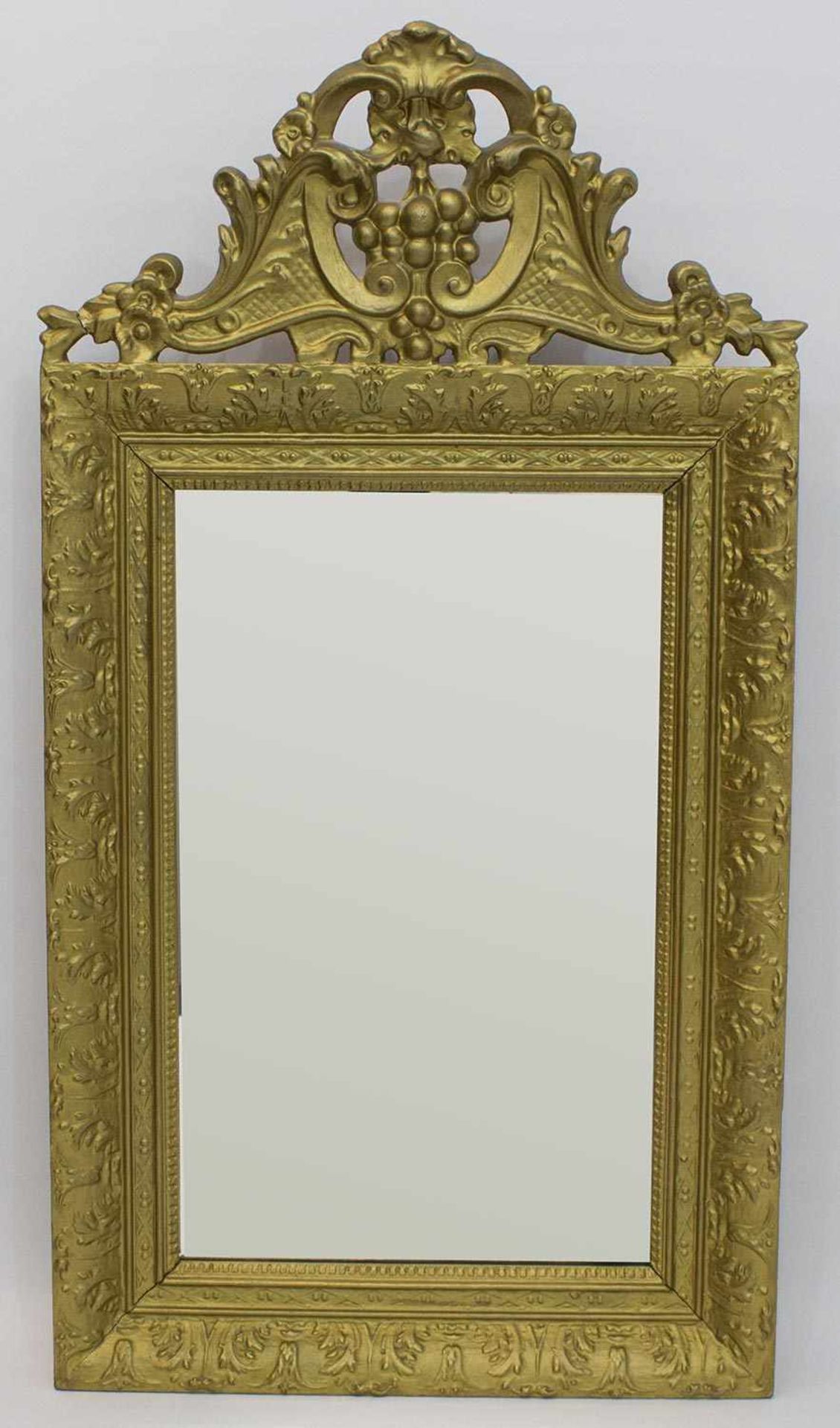 Spiegel Holz/ Stuck, goldfarben gefaßt mit Bekrönung, 73 x 40 cm