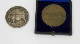 2 Medaillen Ehrenmedaille in Silber und Bronze, "Für züchterische Leistungen", vergeben vom Herdbuch