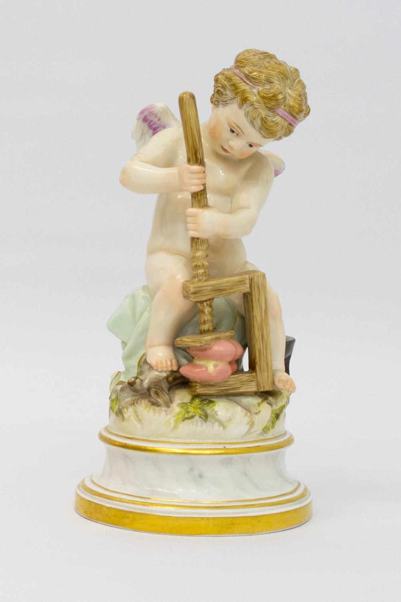 Amor mit gepressten Herzen Porzellanmanufaktur Meissen (Schwertermarke um 1900, I. Wahl), Entwurf