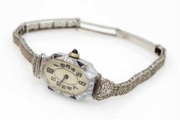 Damenarmbanduhr wohl Platin (?), feine durchbrochen gearbeitete Glieder, Uhrengehäuse besetzt mit
