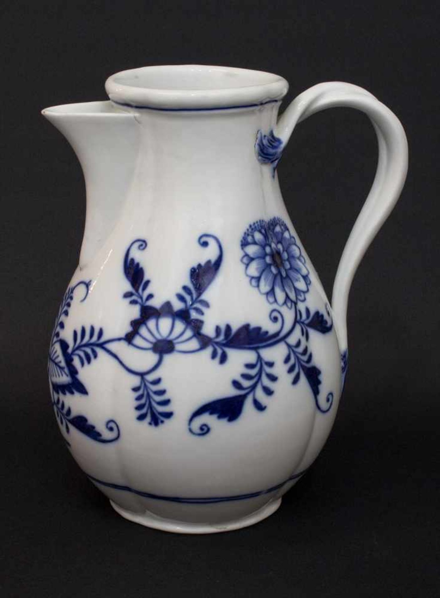 Milchkrug Porzellanmanufaktur Meissen vor 1888 (Knaufschwerter, 2 Schleifstriche), handgemalter