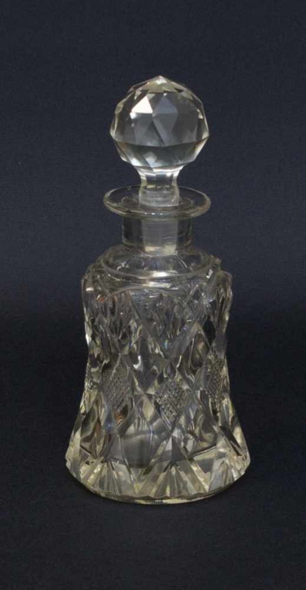 Flakon Ende 19. Jh., Kristallglas geschliffen, plangeschliffener Boden, Original Stopfen, H. 15 cm