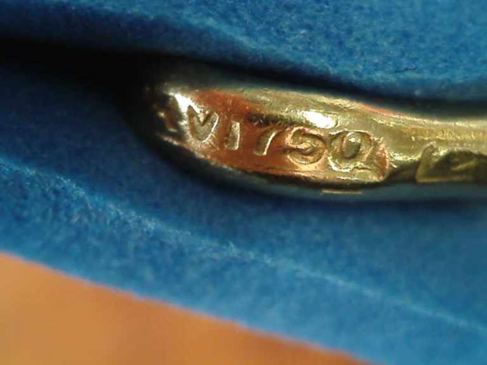 Kettenanhänger 750er GG, 1,7 g, feiner Kreuzanhänger, L. 3 cm - Bild 2 aus 2