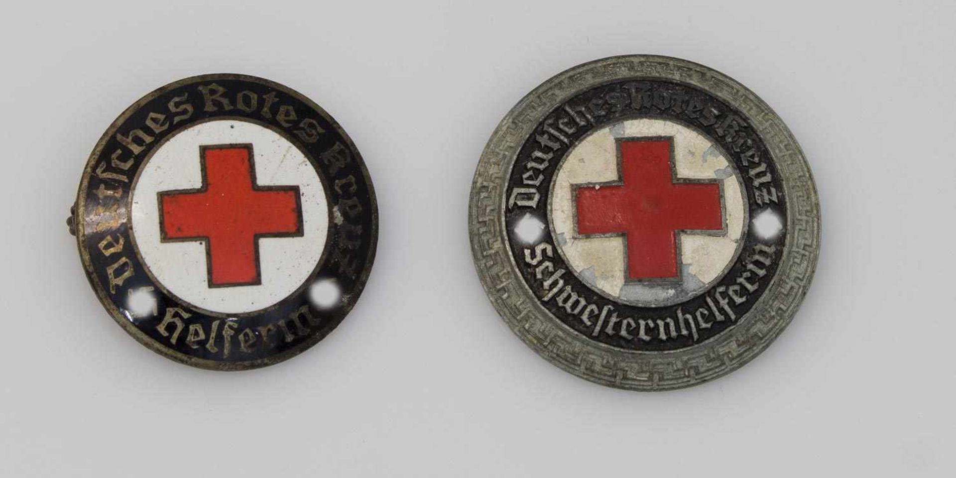 2 Rot Kreuz Broschen III. Reich, Rot-Kreuz Schwesternhelferin u. Rot Kreuz Helferin