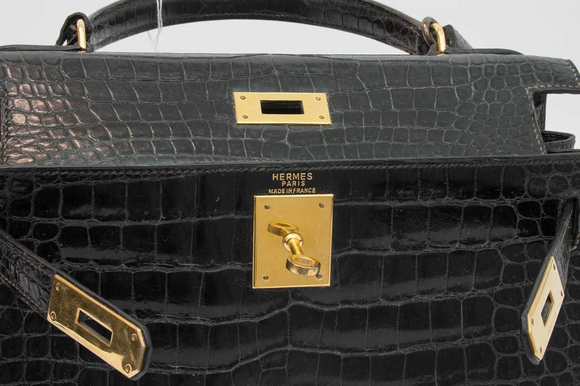 Kelly Bag Hermes/ Paris Damenhandtasche, Original Hermes, schwarzes Krokodilleder, Original Schloß - Bild 5 aus 6