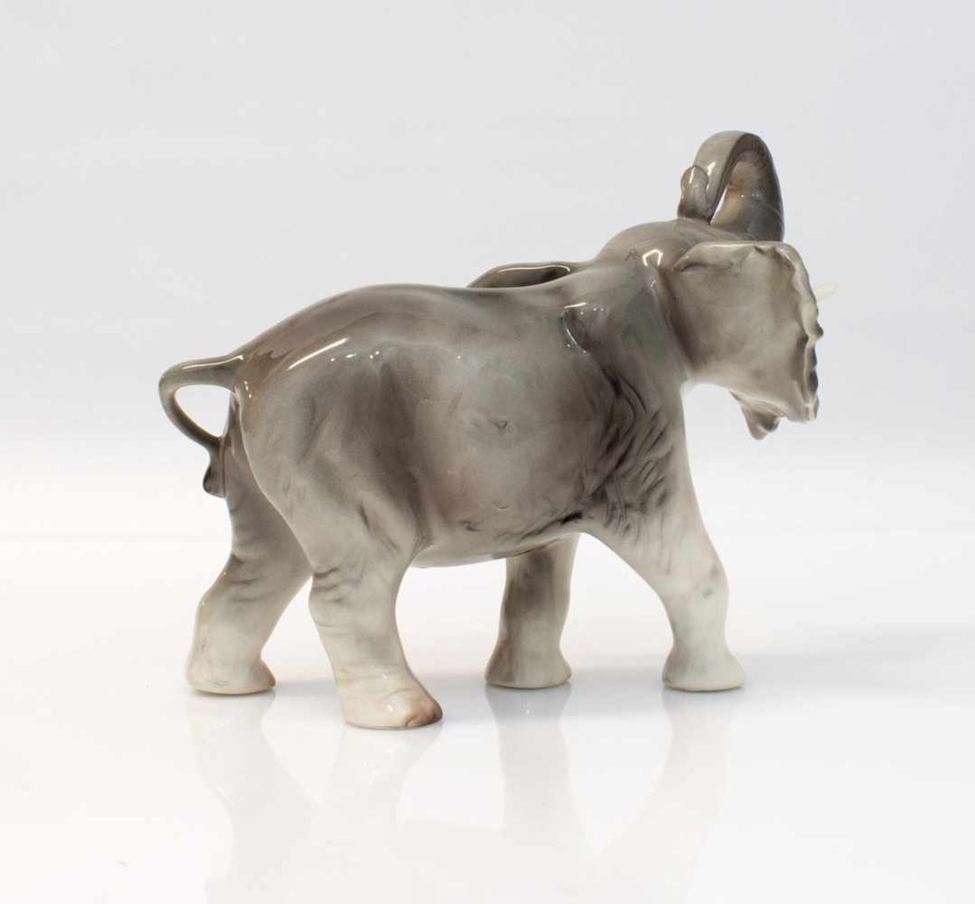 Elefantenbulle unbekannte Porzellanmanufaktur, H. 17 cm - Bild 2 aus 2