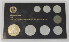 Kursmünzsatz DDR 1986, Minisatz mit Medaille, stgl.