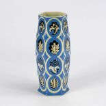 Jugendstil-Vase, Villeroy & Boch. Braune Stempelmarke Dresden, 1887 bis ca. 1931, Dekor-Nr. 4995.