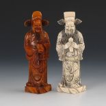 2 Elfenbeinfiguren - Gelehrte. Ostasien, um 1900, gemarkt. Eventuell Figuren eines Schachspieles.