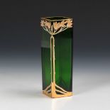 Jugendstil-Vase mit Goldmalerei, Riedel. Josef Riedel, Polaun, um 1910. Quadratische Vase aus grünem