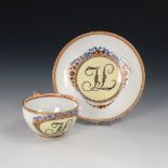 Monogrammtasse, Meissen. Schwertermarke mit Stern, Marcolini-Zeit, 1774-1814. Bauchige Tasse mit