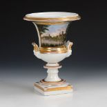 Biedermeier-Ansichtenvase "Dominsel". Ungemarkt. Kratervase mit zwei gewinkelten Henkeln an