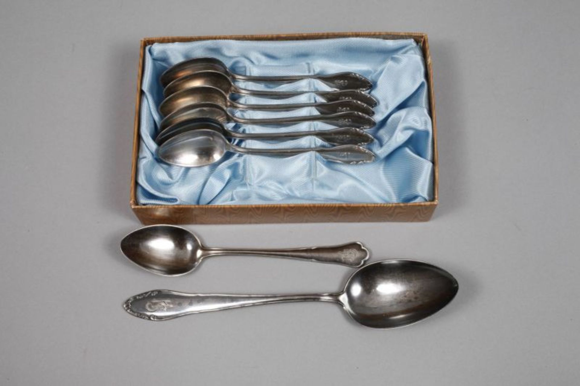Acht Silberlöffel 1920er Jahre, gestempelt 800, Halbmond, Krone, Hersteller Gebr. Köberlin Döbeln, - Bild 3 aus 3
