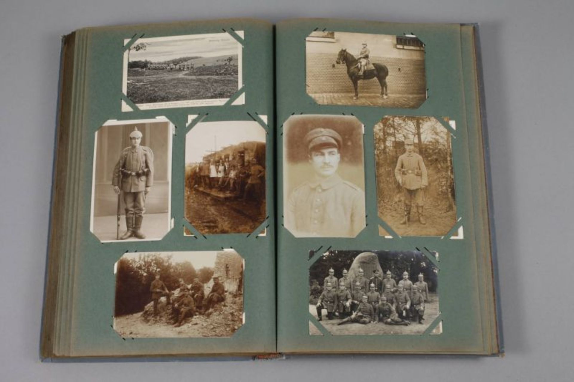 Postkartenalbum Motive/Kitsch meist um 1900/10, ca. 290 Glückwunsch-, Kitsch- und Fotokarten, - Bild 3 aus 6