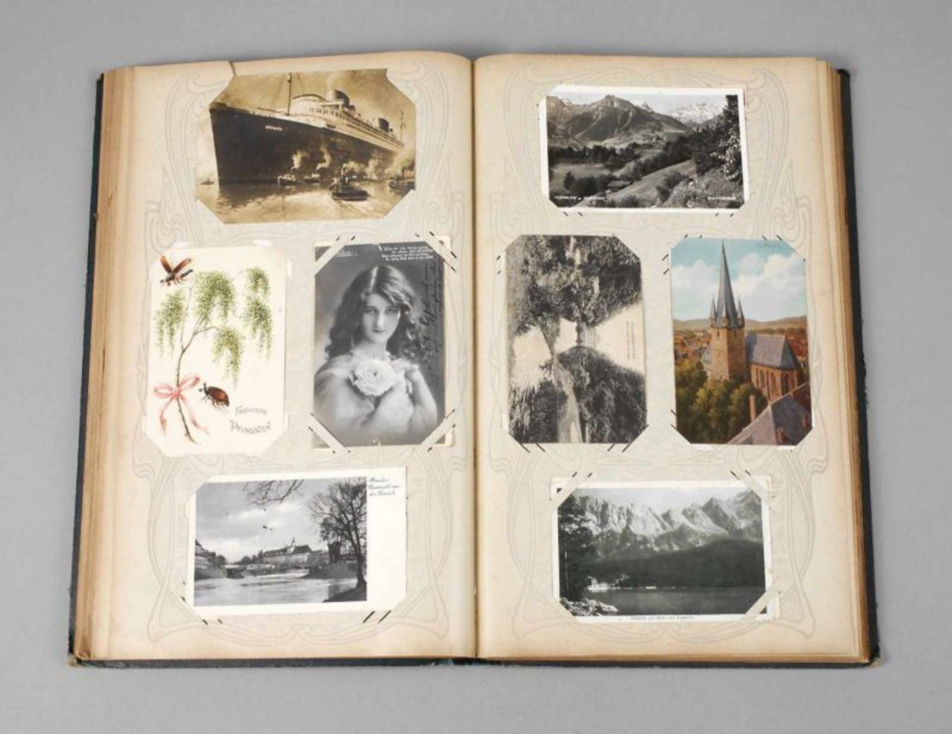 Postkartenalbum Motive/Kitsch meist um 1900/10, ca. 280 Glückwunsch-, Kitsch- und Fotokarten,