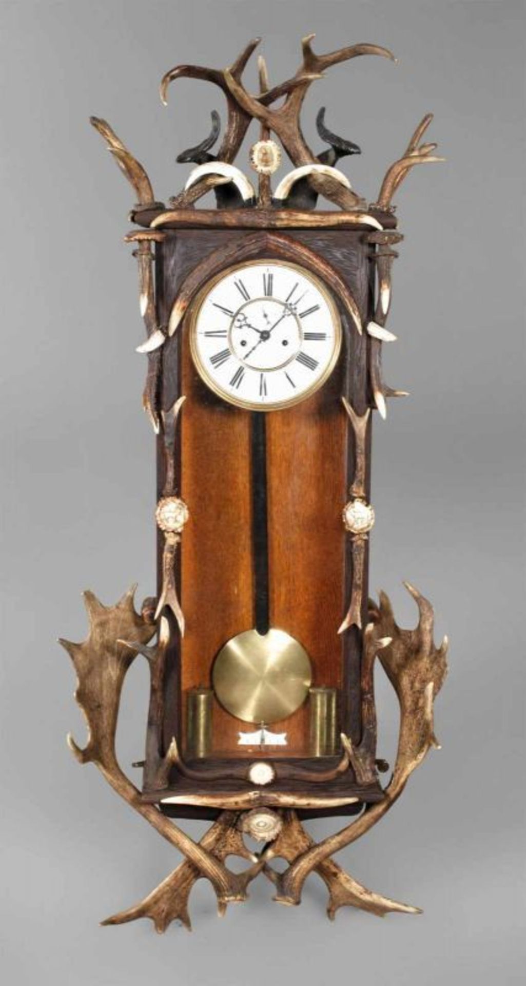 Jagdlicher Gewichtsregulator um 1880, ungemarkt, Werk mit zwei Gewichten und Halbstundenschlag auf