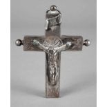 Großes Reliquienkreuz um 1890, Silber ungestempelt, geprüft, Kruzifix mit wenigen floralen