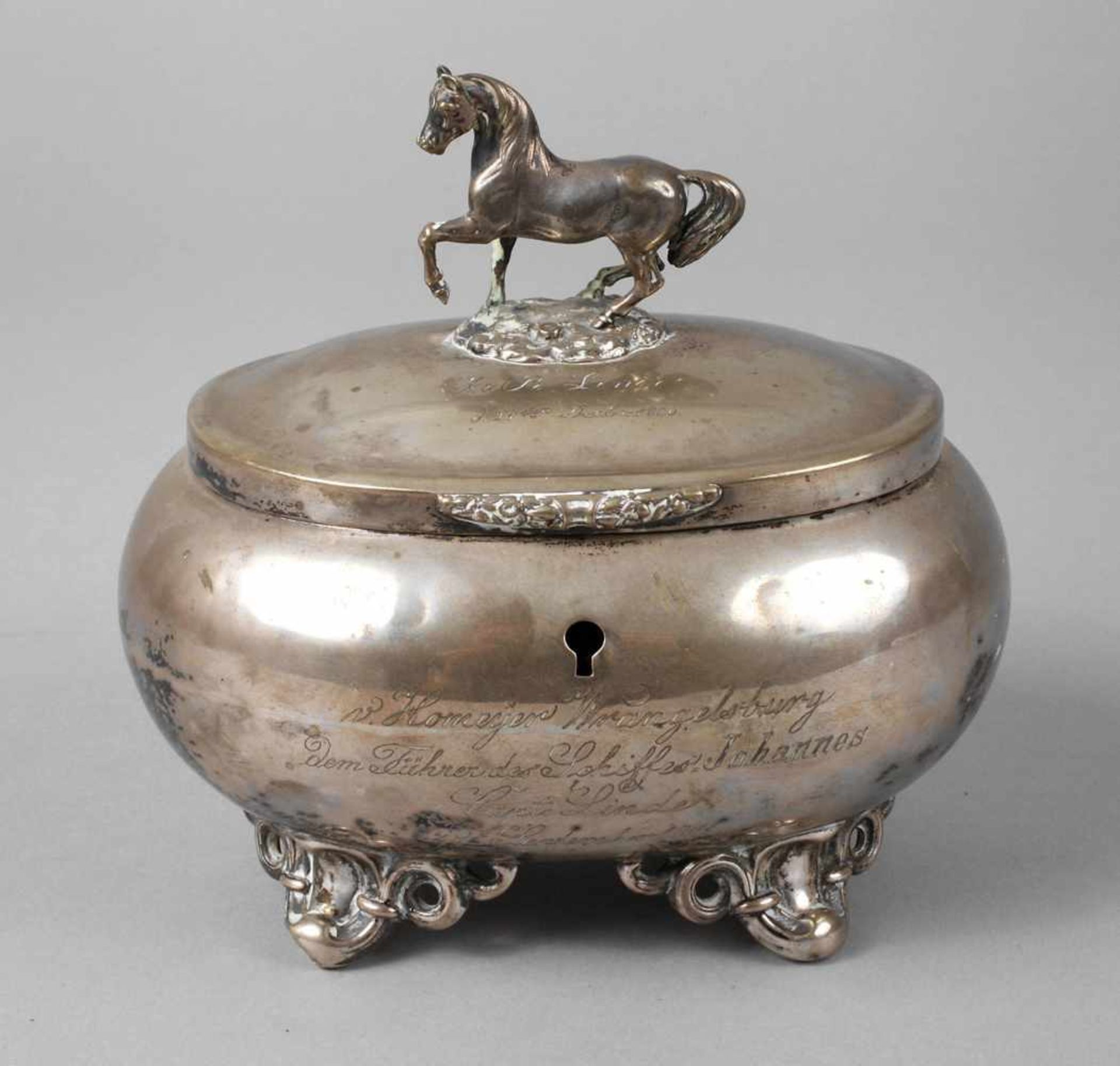 Silber Zuckerdose mit Pferd mit Widmung für Kapitän Johannes Linde 1871 bzw. 1880, Silberstempel