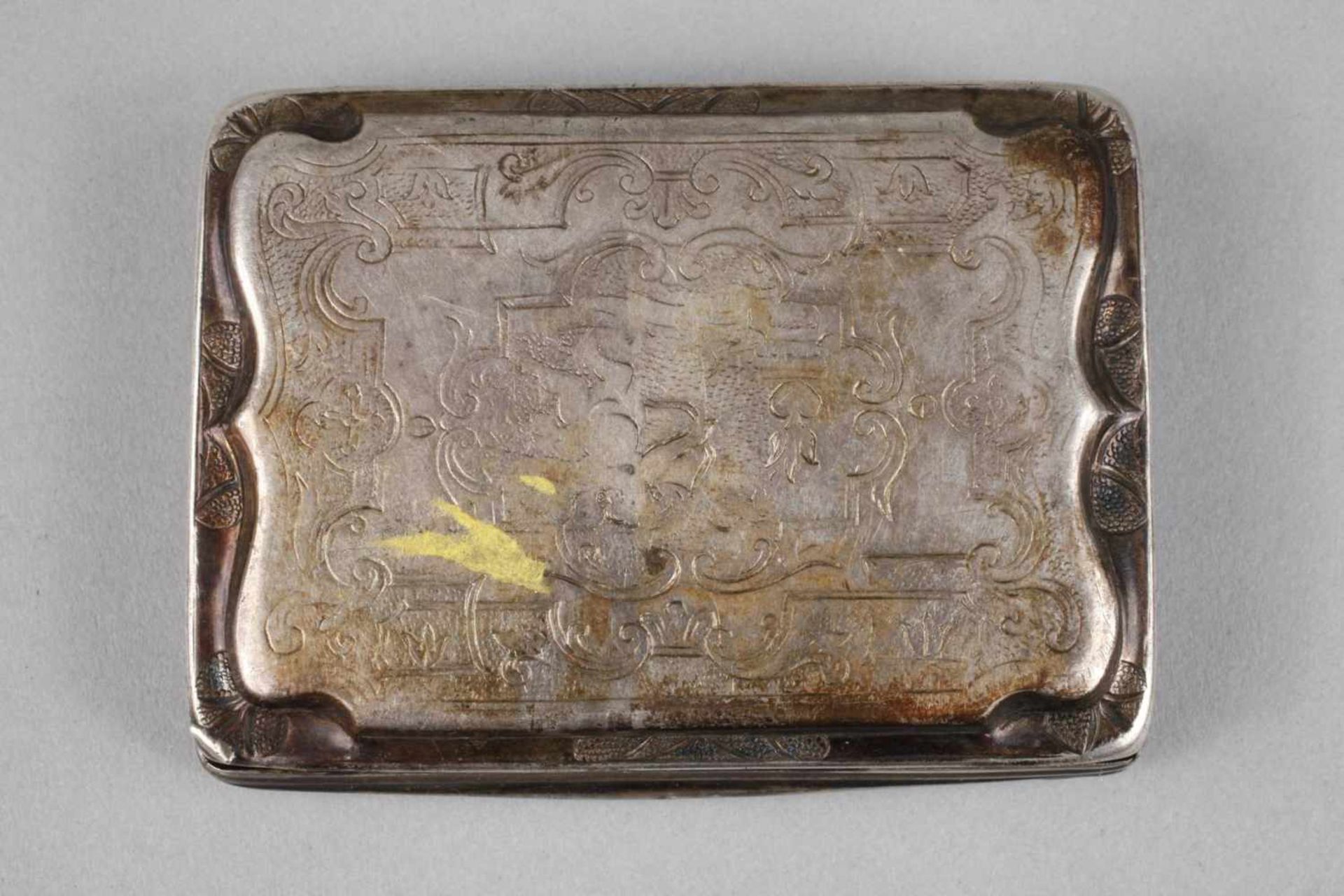 Barocke Silberdose Mitte 18. Jh., ungepunzt, Silber geprüft, innen vergoldet, getrieben und - Bild 3 aus 4